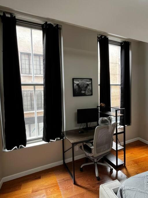 Downtown Albany 2 Bedroom + Workstation @ The Mark Exterior foto