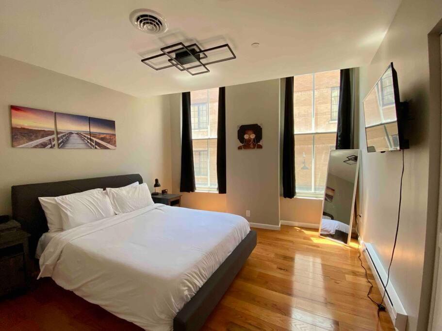 Downtown Albany 2 Bedroom + Workstation @ The Mark Exterior foto