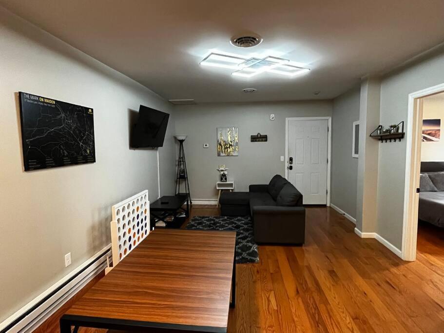 Downtown Albany 2 Bedroom + Workstation @ The Mark Exterior foto