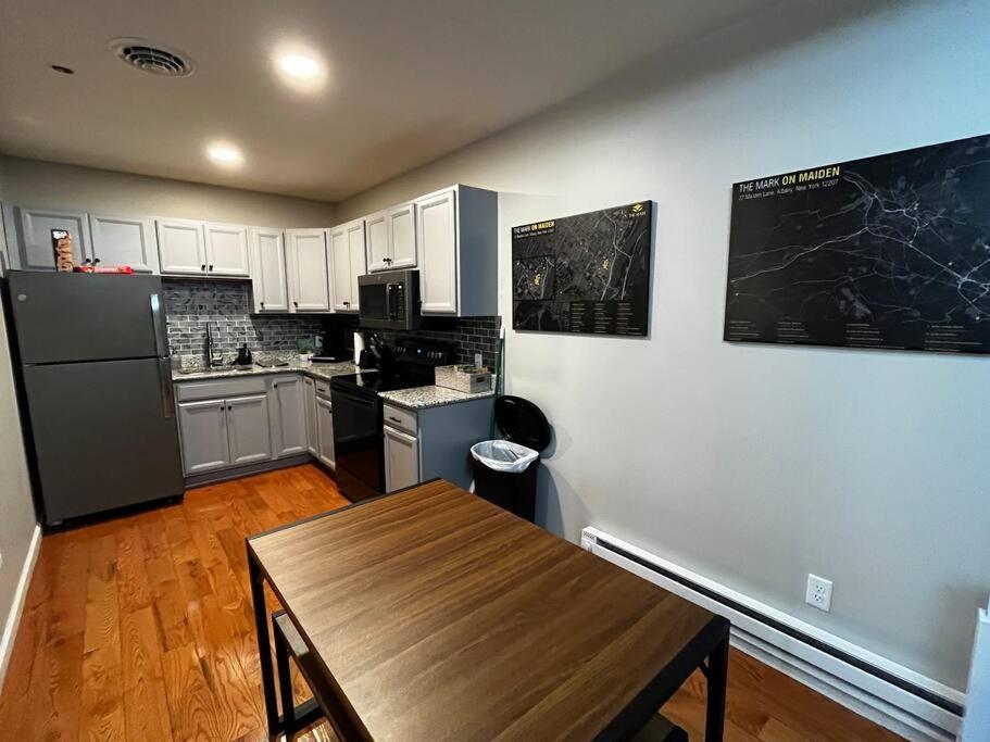 Downtown Albany 2 Bedroom + Workstation @ The Mark Exterior foto